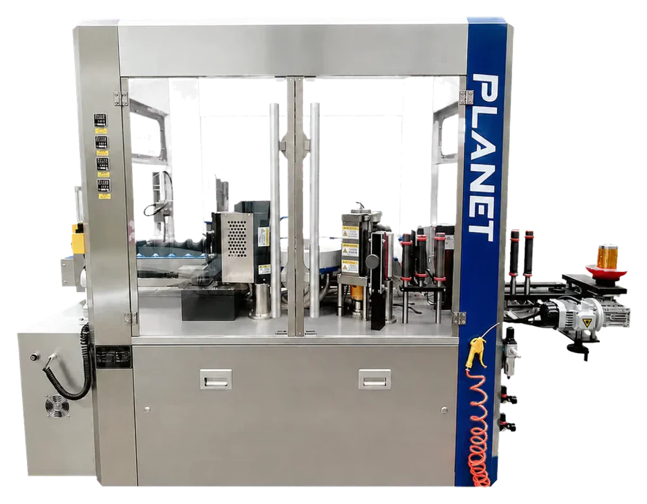 Automatic hot-melt OPP labeling machine integrated into a PET bottled-water line