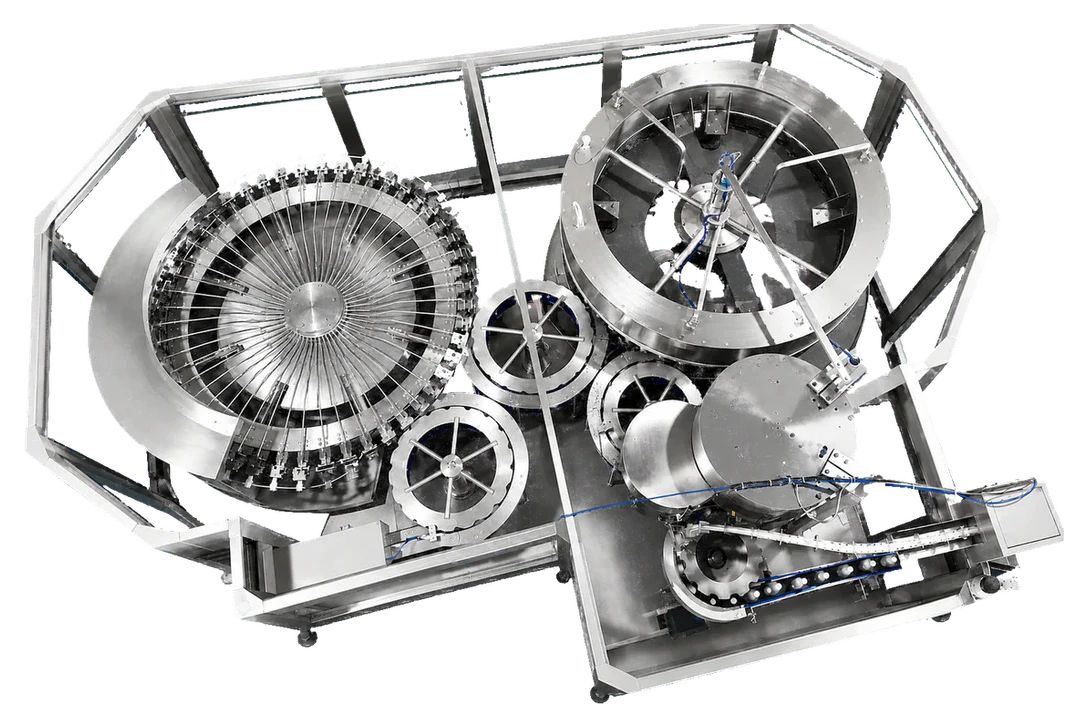 Rotary rinsing filling and capping machine